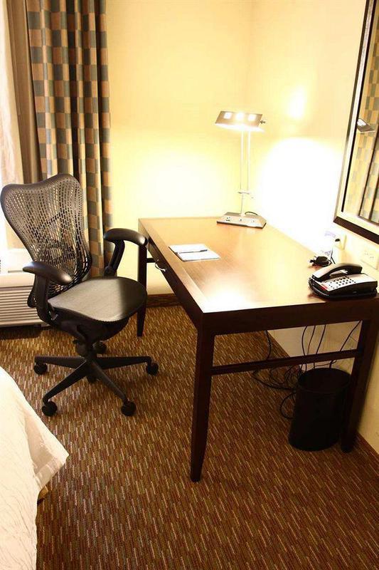 Hilton Garden Inn Winston-Salem/Hanes Mall Habitación foto